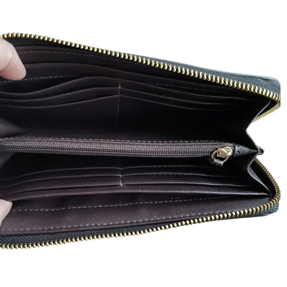 Fossil Zip Around Wallet Floral. 7"L x 1"W x 4"H - Picture 4 of 7